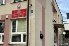 Montowanie kapsuły z defibrylatorem AEDlatorem 