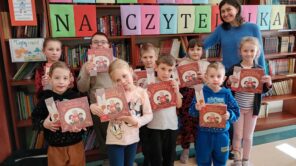 Czytaj więcej o: Pasowanie na czytelnika